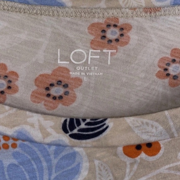 LOFT Beige Floral Short-Sleeve Puff Top with Blue and Rust Flowers - Picture 4 of 6